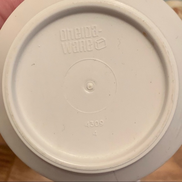 Vintage 1969 Oneida Raggedy Ann & Andy Children’s Dinnerware Set - Picture 7 of 11